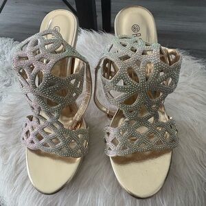 Elegant Gold Women's Sandals